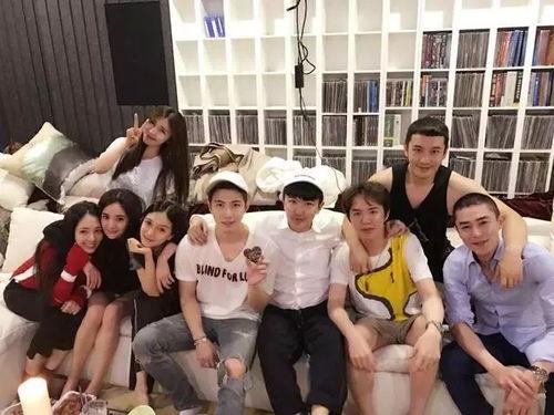 闺蜜吃娱乐圈瓜,娱乐圈幕后秘闻大揭秘