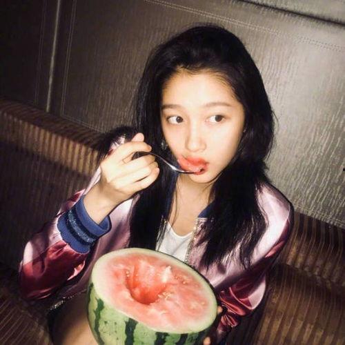 娱乐吃瓜酱关晓彤,娱乐圈的“吃瓜酱”，揭秘明星背后的故事